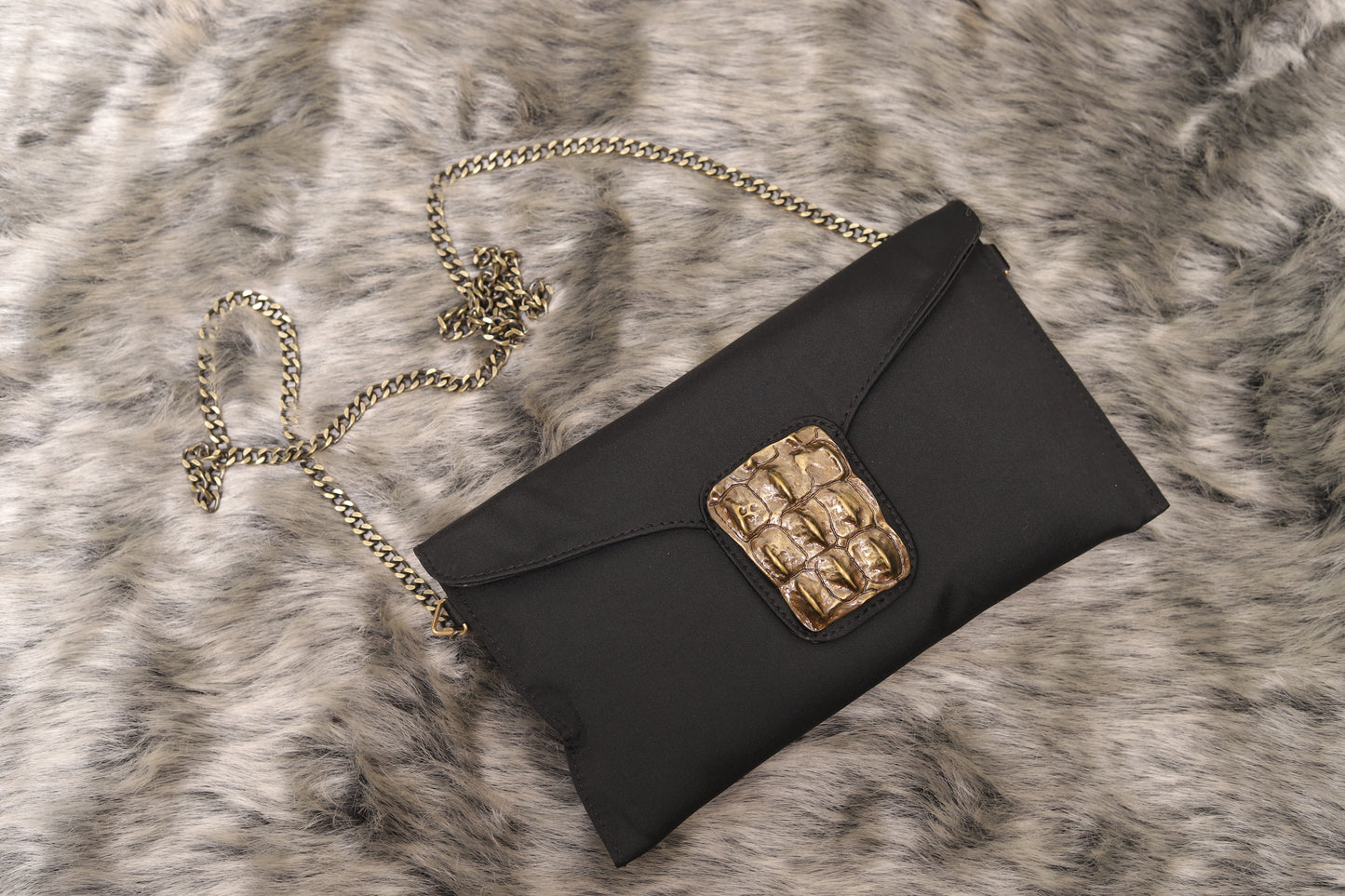 Fivela Clutch